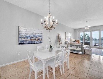 Over-sized 3 bedroom Condo in the Heart of Clearwater Beach 3