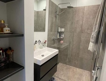 Elegant 2-Bedroom Apartment with Amstel River Views | Central Amsterdam Retreat 3
