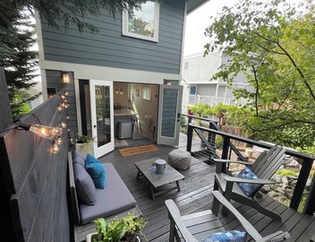 7 min to downtown! Retreat for 2 on Queen Anne Hill w/Rooftop Deck & Ocean View. 4
