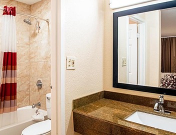 2 Budget-Friendly Rooms Near Popular Attractions – Close to I-10 4