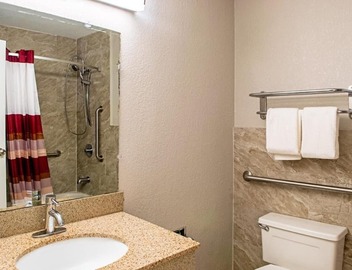 2 Budget-Friendly Rooms Near Popular Attractions – Close to I-10 5