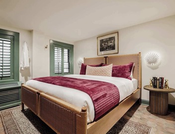The Estella | 6BR Mansion Suite, Shared Pool & Spa 3