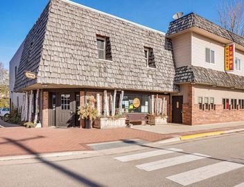Downtown Beulah Pet-Friendly Apt Near Lake & Shops 5