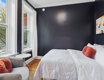 Spacious 4-bedroom apartment with WiFi, AC in brilliant Chicago 3