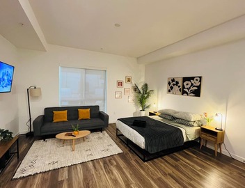 Home in Hollywood ,free parking , gym ,jacuzzi ,Rooftop, best location 4