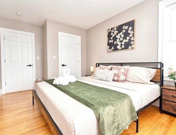 Sunny 3BR Boston 1st-floor Apt Pet-Friendly Franklin Park & Red Line 558-1 2