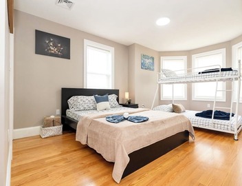 Sunny 3BR Boston 1st-floor Apt Pet-Friendly Franklin Park & Red Line 558-1 3