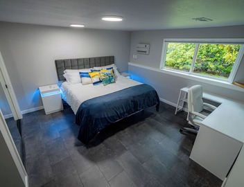 Stylish Remodeled 2BR Retreat - Near Seattle - Peaceful, Clean, & Modern 3
