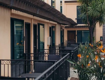 King Deluxe Patio, The Cove Hotel | Heated Pool and Wave Lounge 3
