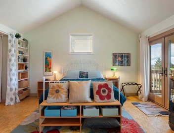 Custom Charm! Central - Office & Peaceful yard! 4