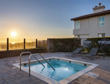 Close to Beach w/Patio & Resort Amenities | The Point at Corniche | STR16-0458 3