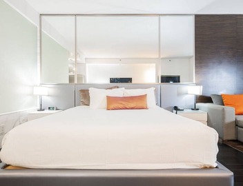 SVS: High Floor Strip View Studio | Open Balcony | Palms Place 3
