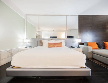 SVS: High Floor Strip View Studio | Open Balcony | Palms Place 2