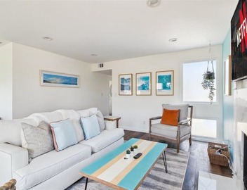 Beach as your Doorstep | Ocean view, BBQ, Parking 3
