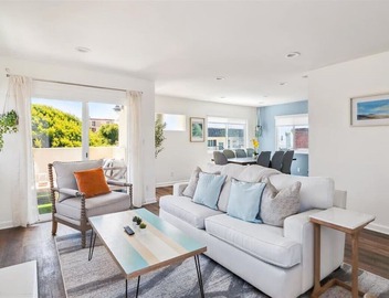 Beach as your Doorstep | Ocean view, BBQ, Parking 3