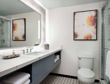LAX Comfort for Families | Pet-Friendly, Shuttle, Pool, Close to Attractions 2