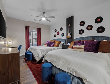 Music City Maverick - Walk to Broadway, Pool, Gym 5