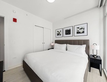 Luxury Suites in Chicago's West Loop – Modern Comfort Meets Vibrant City Life 2