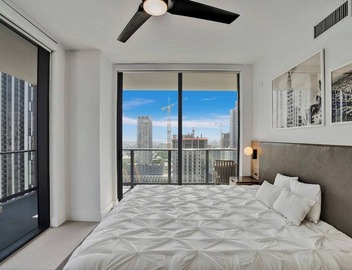 New 2-Bdrm Downtown Miami Apartment with Bay Vista 5