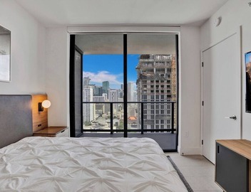 New 2-Bdrm Downtown Miami Apartment with Bay Vista 4
