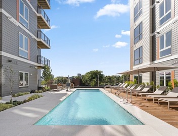 Luxurious 2BR - 2BA Apt at Hyatus 3
