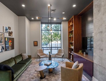 Luxurious 2BR - 2BA Apt at Hyatus 3