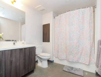 Lovely 3BR Apt w/Balcony & Rooftop Pool + Views 5