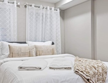 Lux 2nd floor 3brm/1bath 3