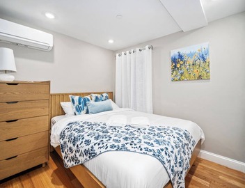 Lux 2nd floor 3brm/1bath 4