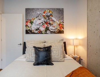 Trendy 1BDR Apartment in the Heart of DT MTL 4