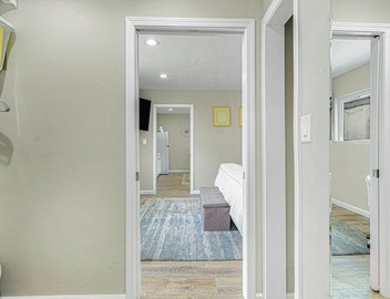 "The Shores" One Bedroom with A/C Steps to La Jolla Shores Beach, San Diego 4
