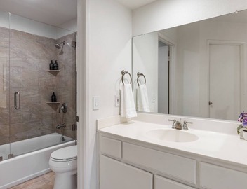 Gated Coastal Condo Pool + Hot Tubs Access Walk to Beach | Seabreeze Retreat 3