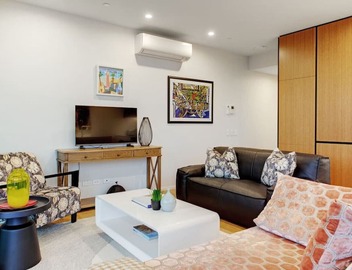 Gorgeous Home with Catalina Bay Views and Carpark 5