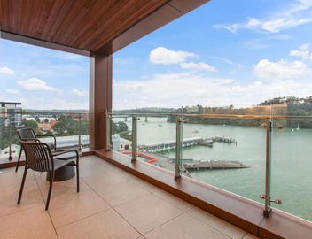 Gorgeous Home with Catalina Bay Views and Carpark 5
