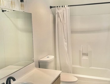 2-bedroom Condo in Heart of Downtown Calabasas 3