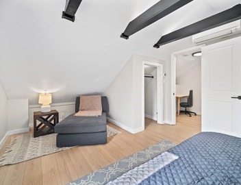 Luxury 3brm/1bath Duplex in JP 4