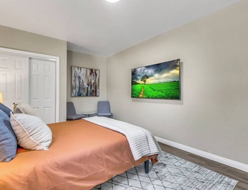 Elegant and Stylishly Crafted Modern Home 5