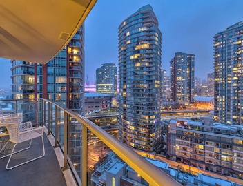 Modern Cozy Condo | 2BR/2BA Retreat in the Heart of Downtown Vancouver 5