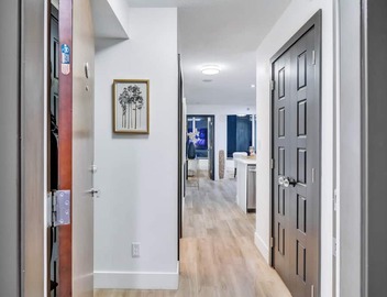 Modern Cozy Condo | 2BR/2BA Retreat in the Heart of Downtown Vancouver 3