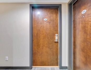 Modern Cozy Condo | 2BR/2BA Retreat in the Heart of Downtown Vancouver 4