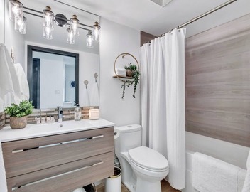Modern Cozy Condo | 2BR/2BA Retreat in the Heart of Downtown Vancouver 4