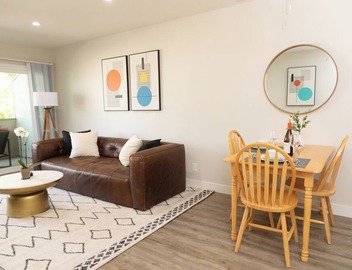 King Bed, Hottub, Pool, Parking, W/D, AC 4