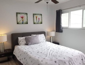Sunny & Spacious 3 Bed - 20 second walk to beach! 5