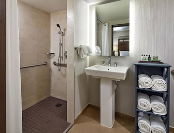 Best Value, Quality Stay! Pool, Dog-friendly, Walk to Lake Calabasas Park 2