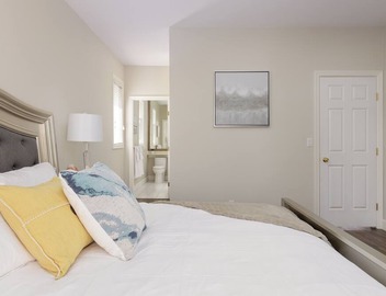 Cozy Silver Ensuite in a Luxury House -Next to Richmond Center 4