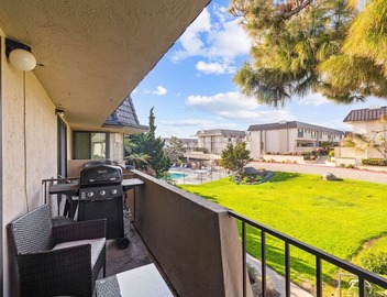 Oceanview Solana Beach Getaway with Pool & Hot Tub 2