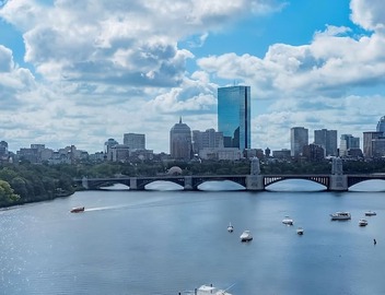 A Place You'll Surely Enjoy! w/Pool, Near LEGOLAND Discovery Center Boston 2