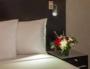 Relaxing Stay Near Harvard, Indoor Pool, Pet-Frien 2