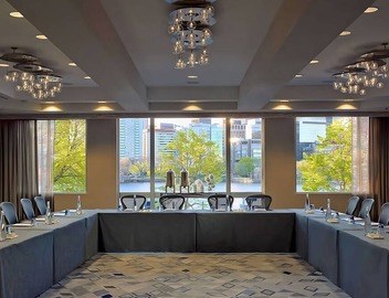 Relaxing Stay Near Harvard, Indoor Pool, Pet-Frien 5