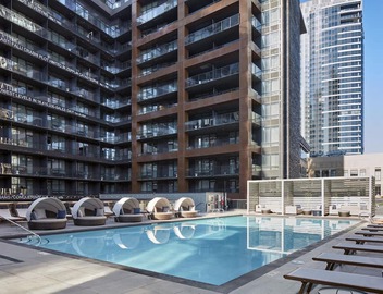 Luxury 2-Bedroom Suite w/Balcony, Pools, Gym & More in Seattle's Heart! 5